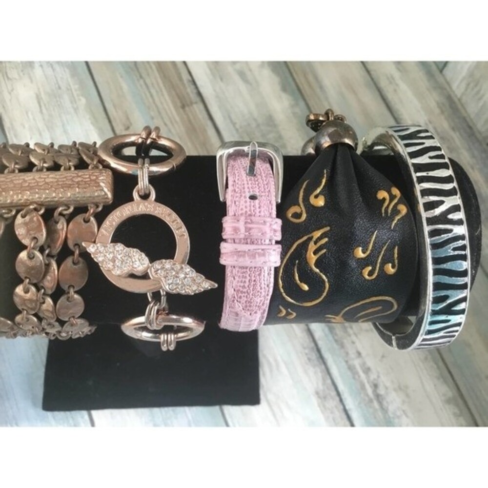 Ten Assorted Bracelets - Picture 3 of 3
